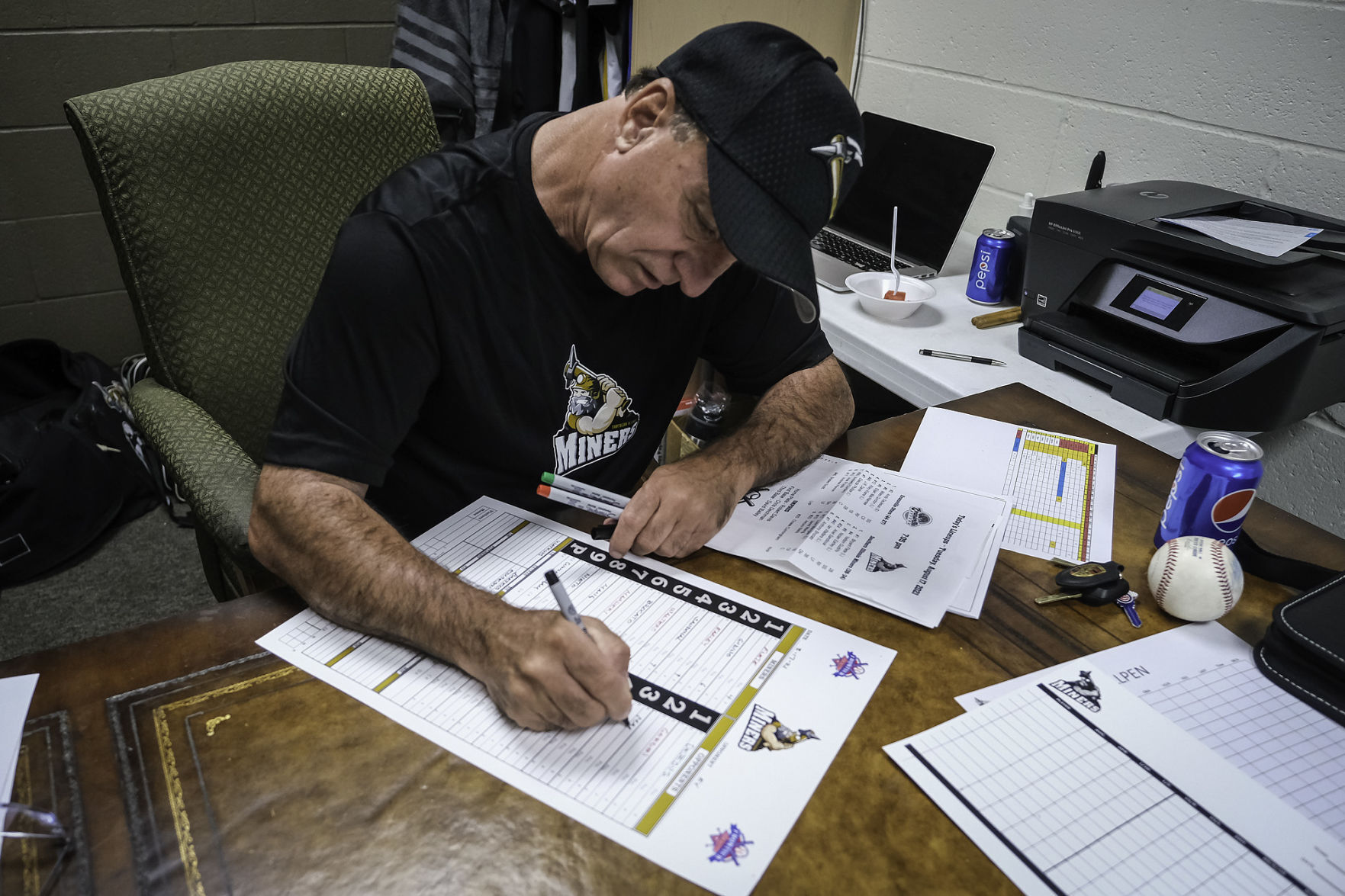 Behind the scenes with the Southern Illinois Miners